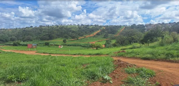 Terreno / Lote / Condomínio à venda, 371m² no Felipe Cláudio de Sales, Pedro Leopoldo