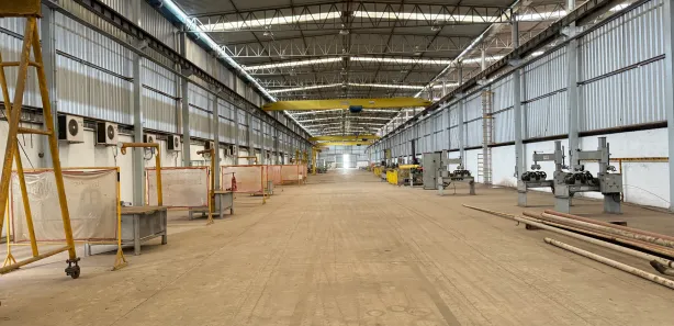 Galpão / Depósito / Armazém para alugar, 5000m² no Centro, Escada