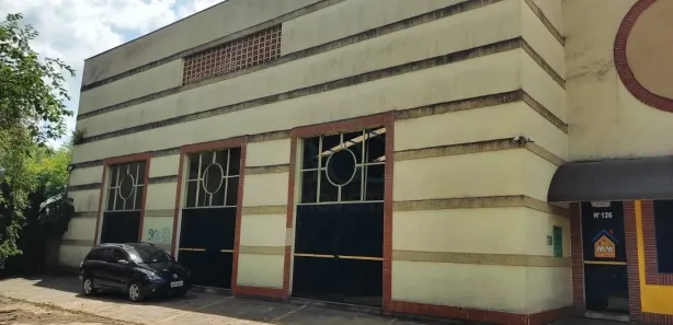 Galpão / Depósito / Armazém à venda, 897m² no Country Club, Poços de Caldas