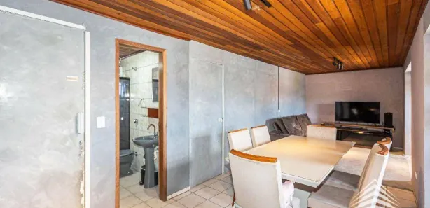 Casa Comercial com 5 Quartos à venda, 300m² no Novo Mundo, Curitiba