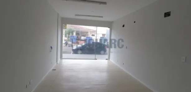Loja / Salão / Ponto Comercial para alugar, 60m² no Centro, Apucarana