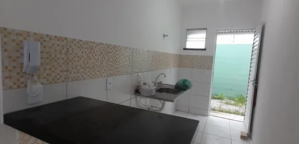 Casa de Condomínio com 2 Quartos para alugar, 64m² no Guagiru, Caucaia