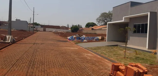 Terreno / Lote / Condomínio à venda, 170m² no Centro, Primeiro de Maio