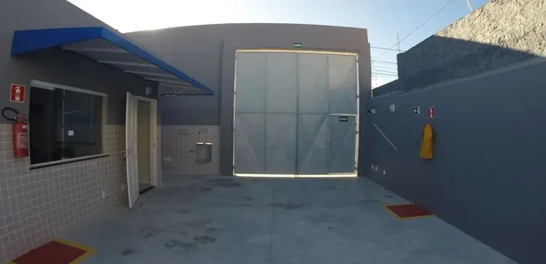 Galpão / Depósito / Armazém à venda, 408m² no Coroa do Meio, Aracaju