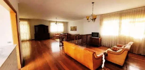 Sobrado com 5 Quartos à venda, 314m² no Jardim dos Estados, Poços de Caldas