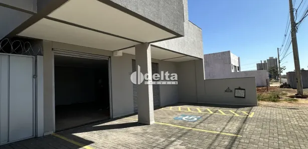Loja / Salão / Ponto Comercial à venda, 74m² no Novo Mundo, Uberlândia