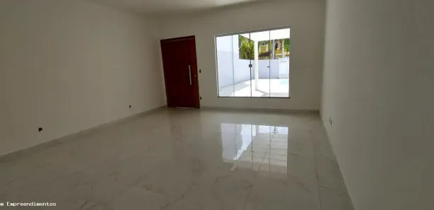 Sobrado com 3 Quartos à venda, 165m² no Costazul, Rio das Ostras