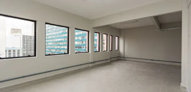 Conjunto Comercial / Sala para alugar, 42m² no Centro, Curitiba