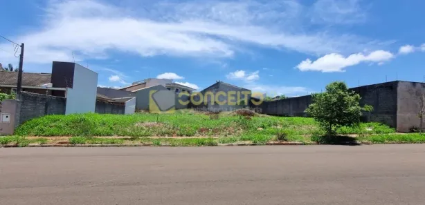 Terreno / Lote / Condomínio à venda, 810m² no Centro, Rolândia