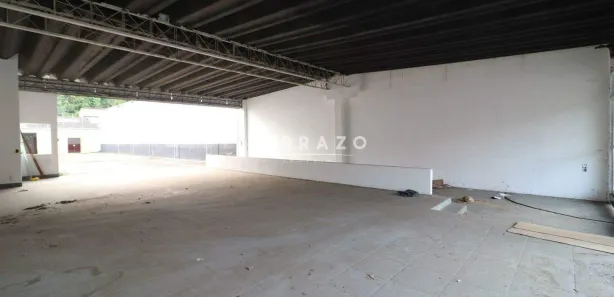 Galpão / Depósito / Armazém para alugar, 780m² no Várzea, Teresópolis