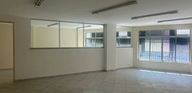 Loja / Salão / Ponto Comercial com 5 Quartos para alugar, 145m² no Centro, Belford Roxo