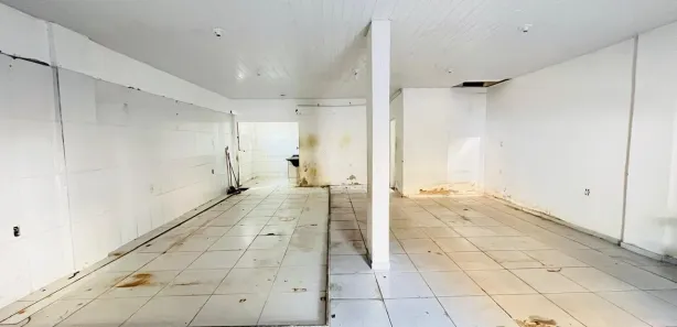 Loja / Salão / Ponto Comercial para alugar, 40m² no Vila Carvalho (Vila Inhomirim), Magé