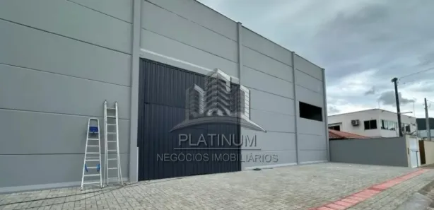 Galpão / Depósito / Armazém para alugar, 420m² no Várzea do Ranchinho, Camboriú