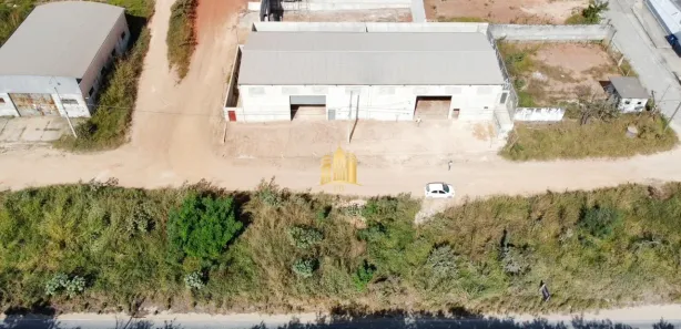 Galpão / Depósito / Armazém para venda ou aluguel, 720m² no Fernão Dias, Esmeraldas