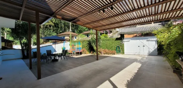 Casa com 4 Quartos à venda, 200m² no Castelanea, Petrópolis