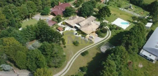 Fazenda / Sítio / Chácara com 3 Quartos à venda, 1122m² no Jardim Karla, Pinhais