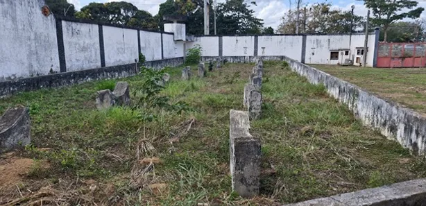 Galpão / Depósito / Armazém para venda ou aluguel, 300m² no Parque Guarus, Campos dos Goytacazes