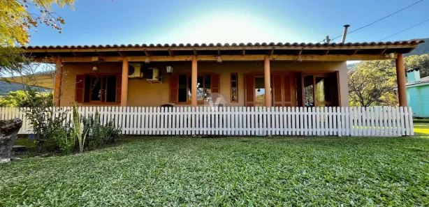 Fazenda / Sítio / Chácara com 3 Quartos à venda, 160m² no Palma, Santa Maria
