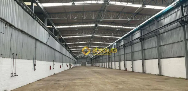 Galpão / Depósito / Armazém para alugar, 10000m² no Centro, Escada