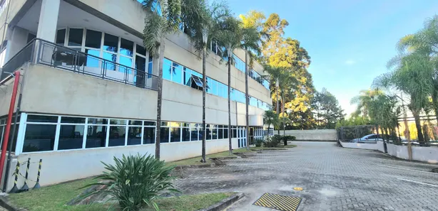 Galpão / Depósito / Armazém à venda, 2272m² no Tamboré, Barueri