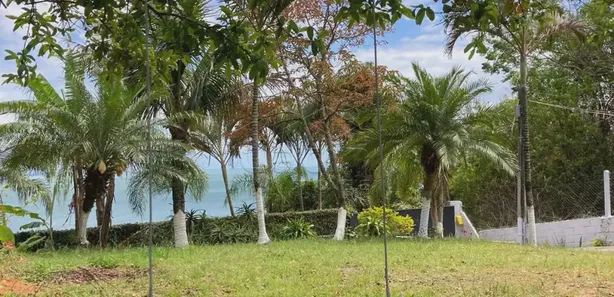 Casa com 4 Quartos para alugar, 380m² no Armação, Penha