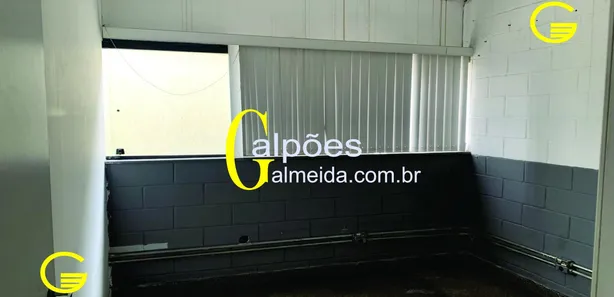 Galpão / Depósito / Armazém para alugar, 650m² no Vila Caldas, Carapicuíba