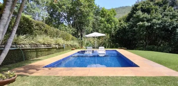 Casa de Condomínio com 2 Quartos à venda, 1380m² no Nogueira, Petrópolis
