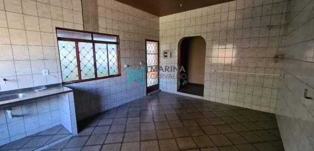 Casa com 5 Quartos à venda, 200m² no Centro, Confins