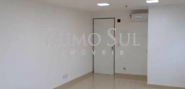 Casa Comercial para alugar, 124m² no Jardim da Luz, Embu das Artes