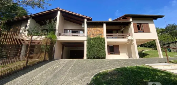 Casa com 4 Quartos para alugar, 500m² no São Simão, Criciúma