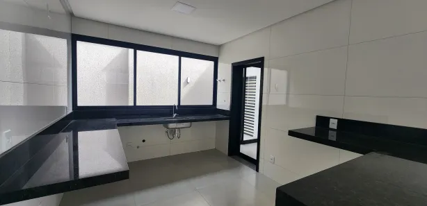 Casa de Condomínio com 3 Quartos à venda, 185m² no Jardins Nápoles, Senador Canedo