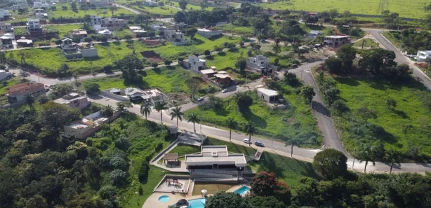 Terreno / Lote / Condomínio à venda, 360m² no Novo Campinho, Pedro Leopoldo