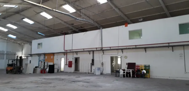 Galpão / Depósito / Armazém à venda, 2600m² no Centro, Simões Filho