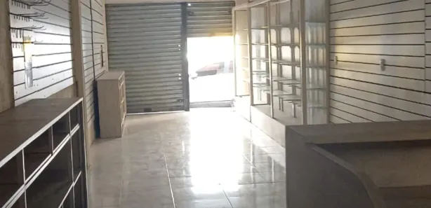Galpão / Depósito / Armazém para alugar, 100m² no Centro, Niterói
