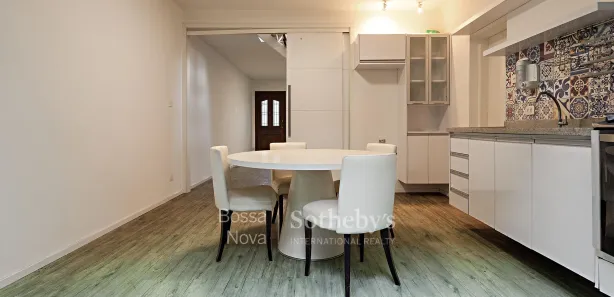 Casa de Vila com 4 Quartos para venda ou aluguel, 303m² no Sumaré, São Paulo