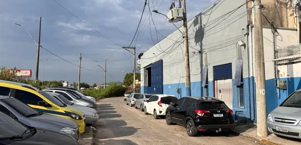 Galpão / Depósito / Armazém para venda ou aluguel, 338m² no Boa Vista, São Gonçalo