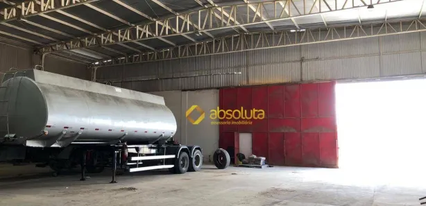 Galpão / Depósito / Armazém para alugar, 1800m² no Jaguaribe, Escada