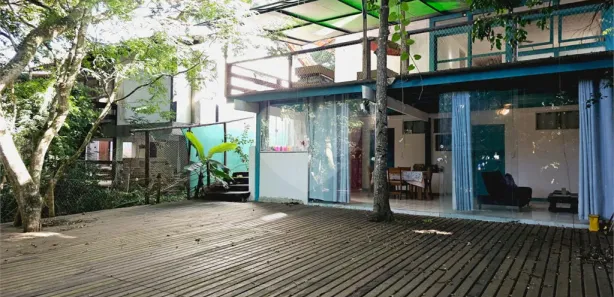Casa com 2 Quartos para alugar, 300m² no Caravelas, Armação dos Búzios