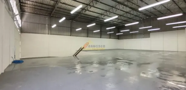 Galpão / Depósito / Armazém à venda, 710m² no Santo Antônio, Divinópolis
