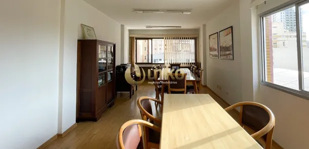 Conjunto Comercial / Sala para venda ou aluguel, 64m² no Centro, Curitiba