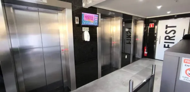 Conjunto Comercial / Sala para alugar, 52m² no Marapé, Santos