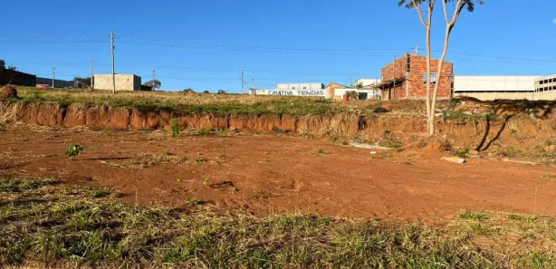 Terreno / Lote / Condomínio à venda, 240m² no Residencial Maria Monteiro, Trindade