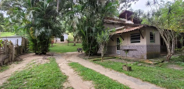 Fazenda / Sítio / Chácara com 4 Quartos à venda, 8040m² no Vale das Pedrinhas, Guapimirim