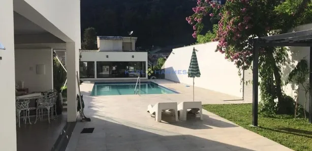 Casa com 4 Quartos à venda, 400m² no Castelanea, Petrópolis