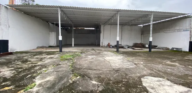 Galpão / Depósito / Armazém à venda, 2000m² no Vigário Geral, Rio de Janeiro