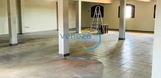 Conjunto Comercial / Sala para alugar, 240m² no Jardim Riviera, Cambé