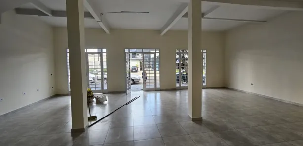 Loja / Salão / Ponto Comercial para alugar, 100m² no Jardim São Pedro, Apucarana