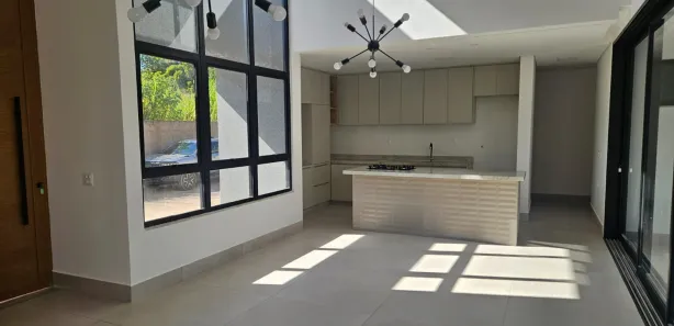 Casa de Condomínio com 4 Quartos para venda ou aluguel, 215m² no Park Way, Brasília