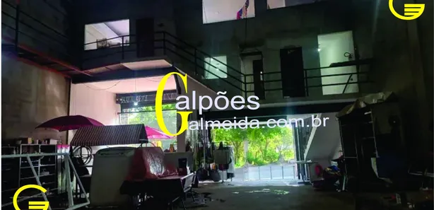 Galpão / Depósito / Armazém à venda, 420m² no Parque Santa Teresa, Carapicuíba
