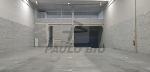 Galpão / Depósito / Armazém para alugar, 1025m² no Piraporinha, Diadema